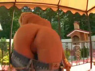 Blond in jynsy obtäžka balak gets assfucked and eats a load of gutarmak